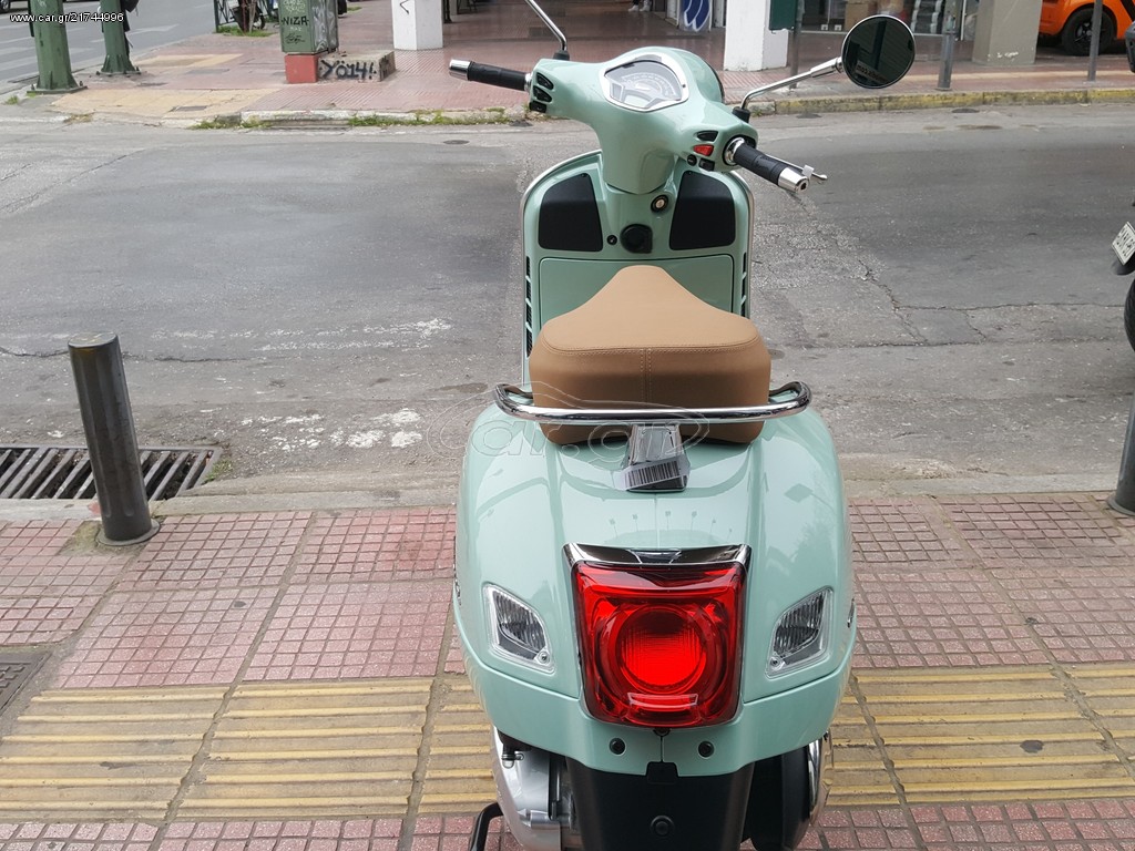 Piaggio Vespa GTS 300 -  2022 - 4 660 EUR Καινούργιες - Μεταχειρισμένες Μοτοσυκλ