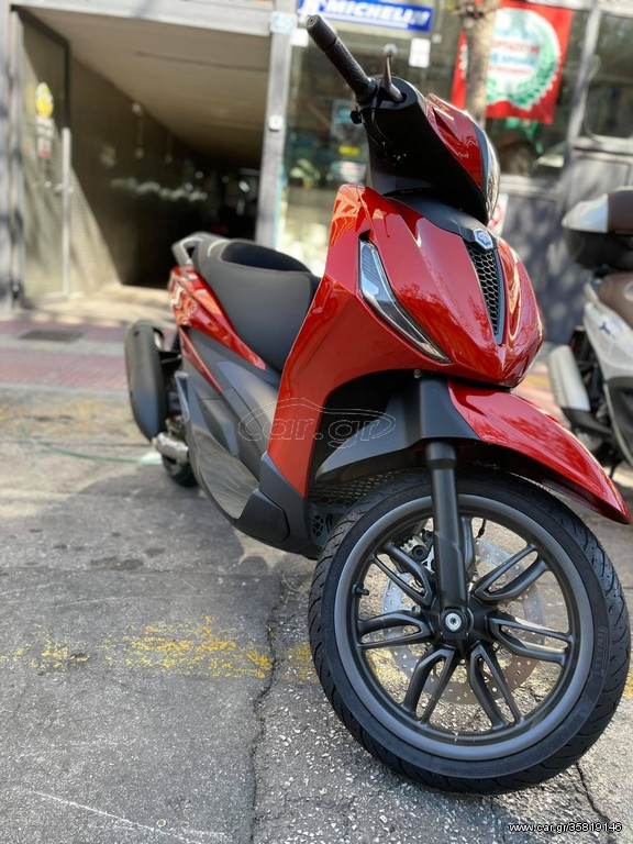 Piaggio Beverly 300i -  2022 - 4 990 EUR Καινούργιες - Μεταχειρισμένες Μοτοσυκλέ