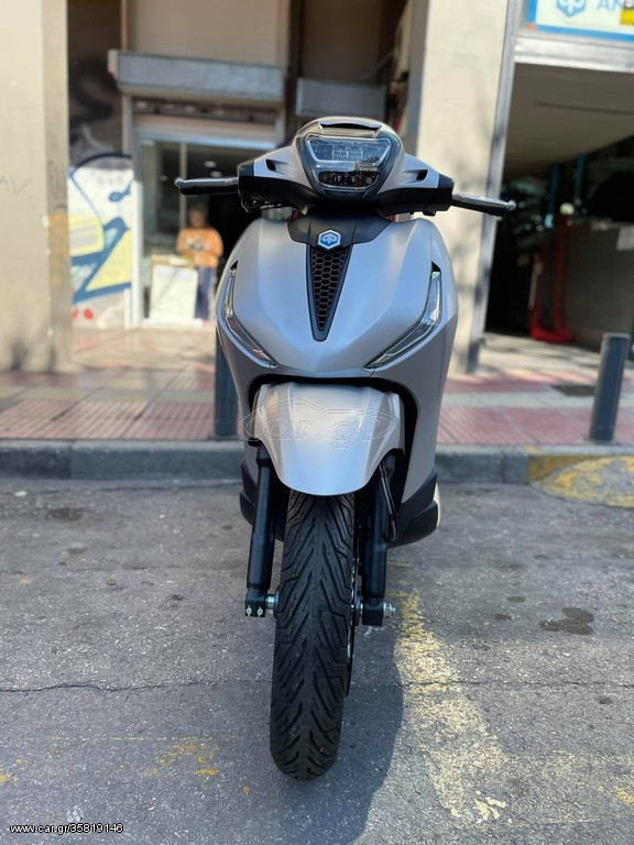 Piaggio Beverly 300i -  2022 - 4 990 EUR Καινούργιες - Μεταχειρισμένες Μοτοσυκλέ