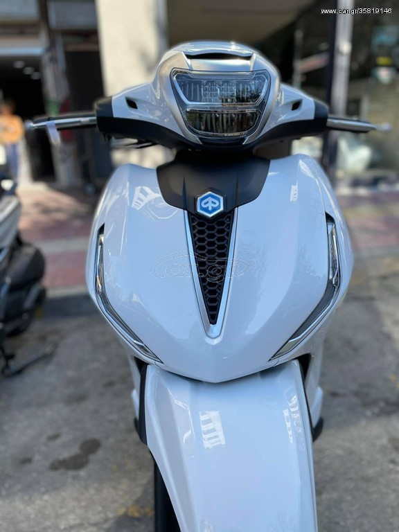 Piaggio Beverly 300i -  2022 - 4 990 EUR Καινούργιες - Μεταχειρισμένες Μοτοσυκλέ