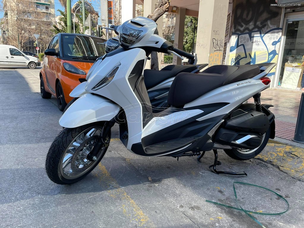 Piaggio Beverly 300i -  2022 - 4 990 EUR Καινούργιες - Μεταχειρισμένες Μοτοσυκλέ