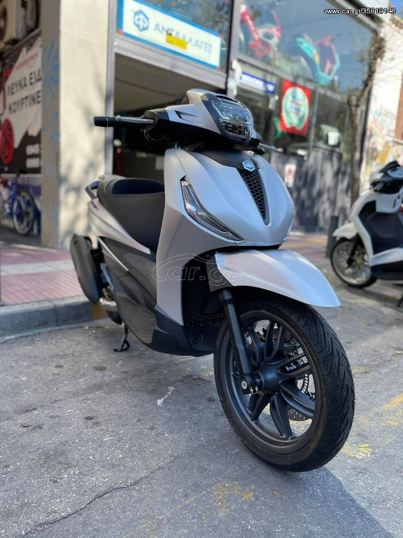 Piaggio Beverly 300i -  2022 - 4 990 EUR Καινούργιες - Μεταχειρισμένες Μοτοσυκλέ