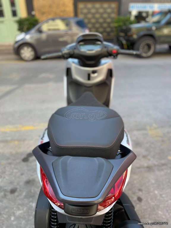 Piaggio Beverly 300 -  2022 - 4 990 EUR Καινούργιες - Μεταχειρισμένες Μοτοσυκλέτ