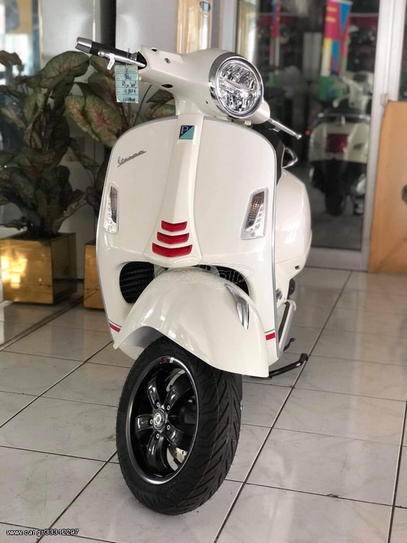 Piaggio Vespa GTS 300 -  2022 - 5 340 EUR Καινούργιες - Μεταχειρισμένες Μοτοσυκλ