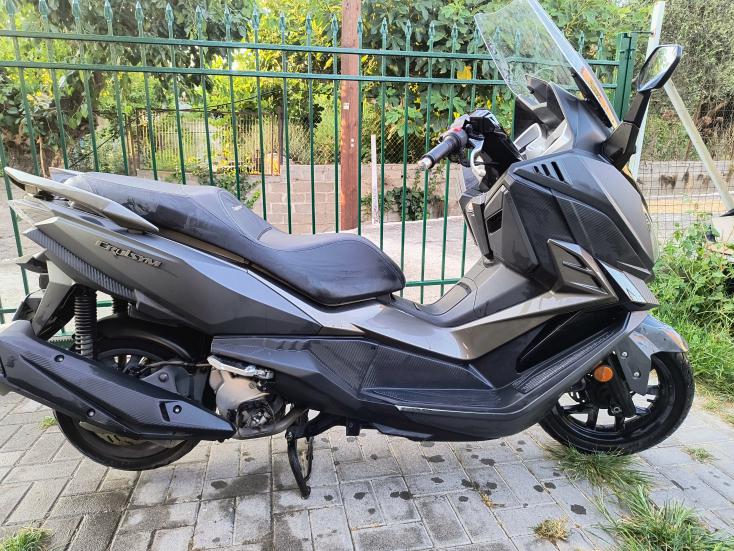 Sym  Cruisym 300 18