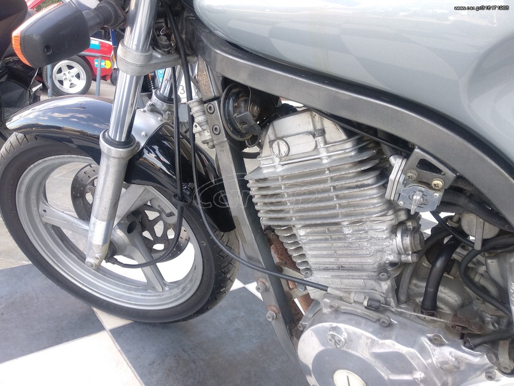 Yamaha SRX 600 -  1987 - 1 950 EUR Καινούργιες - Μεταχειρισμένες Μοτοσυκλέτες