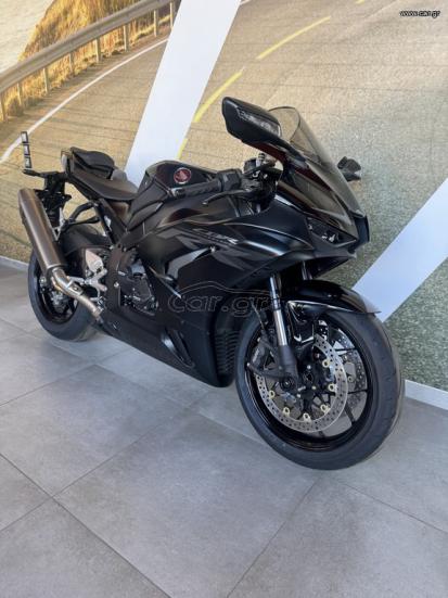 Honda  CBR 1000RR 21