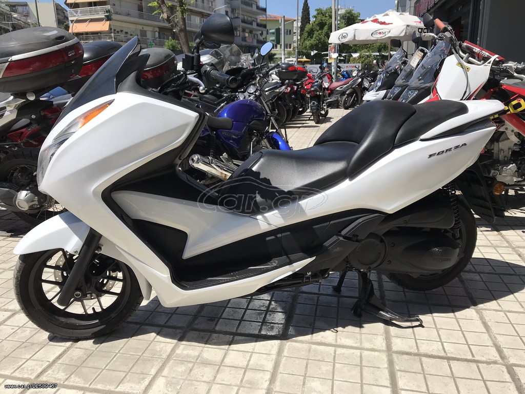 Honda Forza 300 -  2013 - 3 595 EUR Καινούργιες - Μεταχειρισμένες Μοτοσυκλέτες