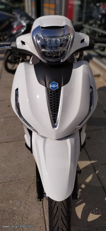 Piaggio Beverly 300i -  2022 - 4 990 EUR Καινούργιες - Μεταχειρισμένες Μοτοσυκλέ