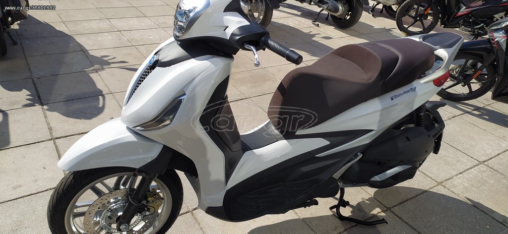 Piaggio Beverly 300i -  2022 - 4 990 EUR Καινούργιες - Μεταχειρισμένες Μοτοσυκλέ