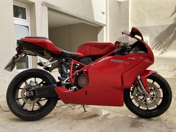 Ducati  749 05