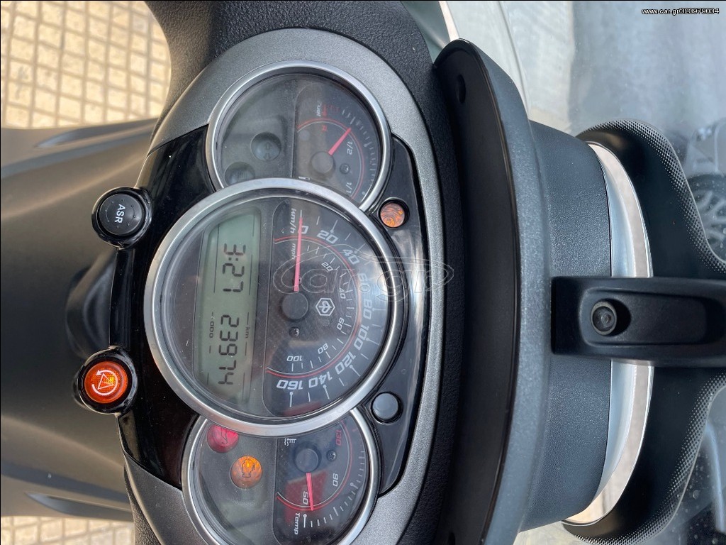 Piaggio Beverly 350 -  2018 - 4 400 EUR Καινούργιες - Μεταχειρισμένες Μοτοσυκλέτ