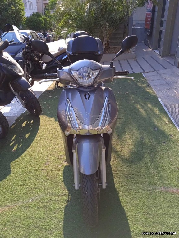 Honda SH 150 -  2015 - 2 400 EUR Καινούργιες - Μεταχειρισμένες Μοτοσυκλέτες