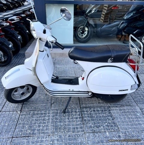 Piaggio Vespa -  2015 - 2 900 EUR Καινούργιες - Μεταχειρισμένες Μοτοσυκλέτες