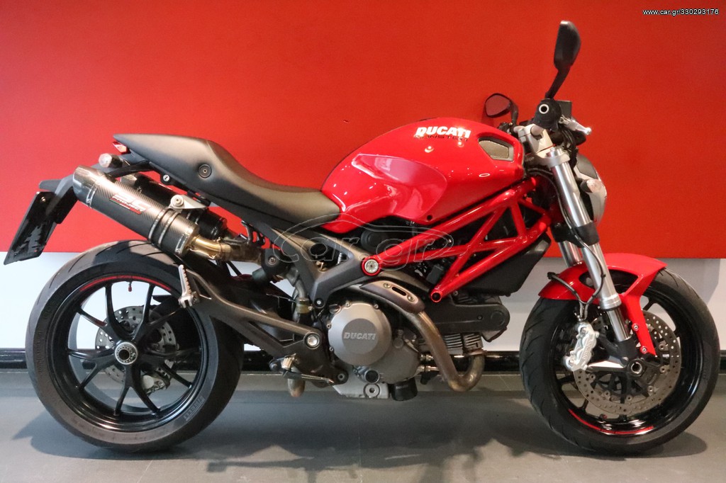 Ducati  Monster 796 10