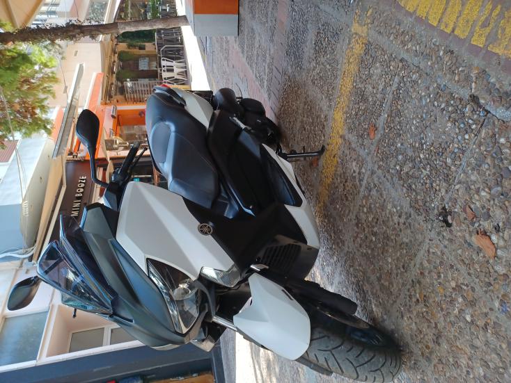 Yamaha X-MAX 250 -  2016 - 3 900 EUR Καινούργιες - Μεταχειρισμένες Μοτοσυκλέτες