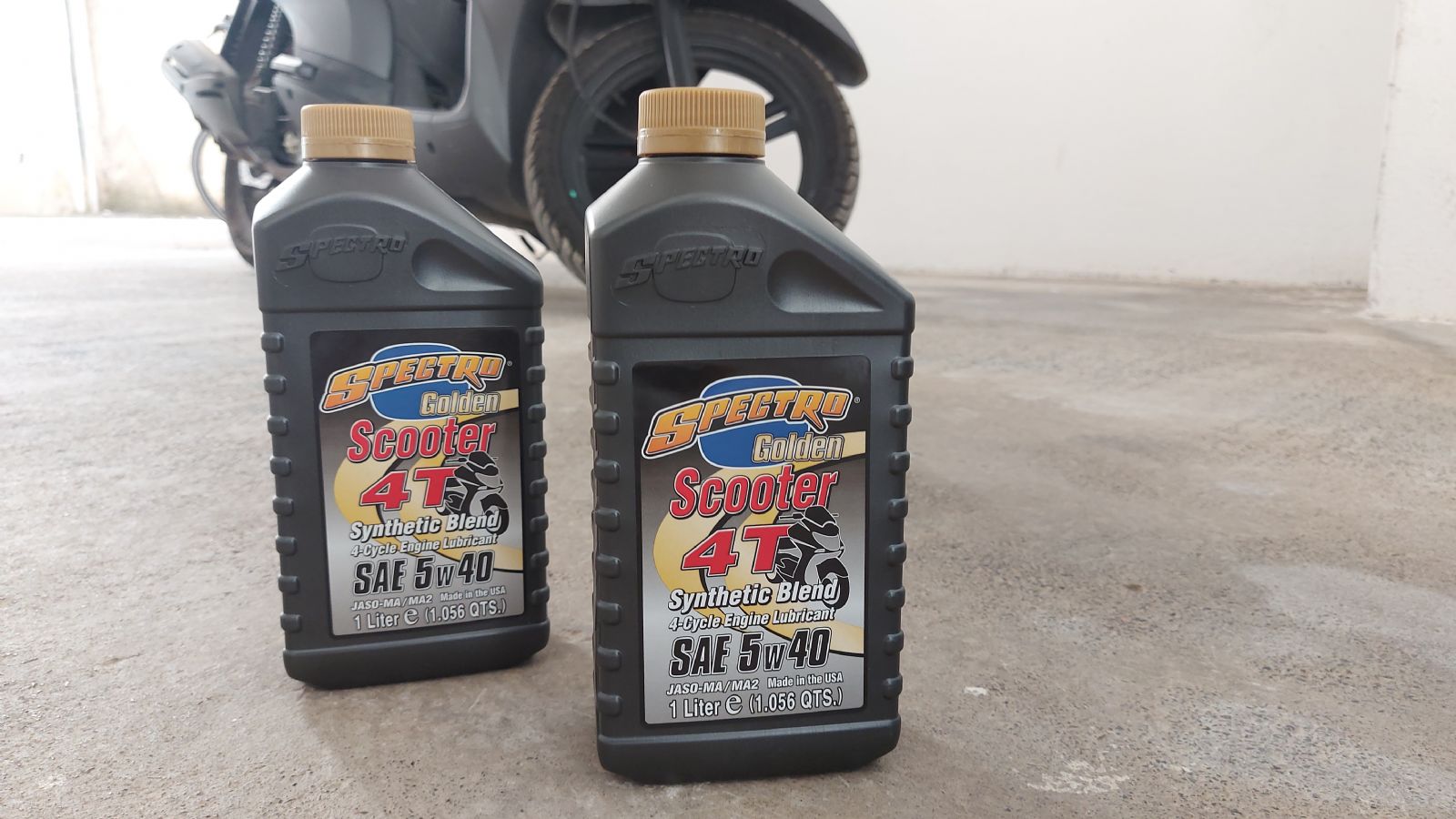 SPECTRO GOLDEN SCOOTER 4T. Τα ειδικά εξελιγμένα λάδια για μεγάλα -και όχι μόνο- Scooter.