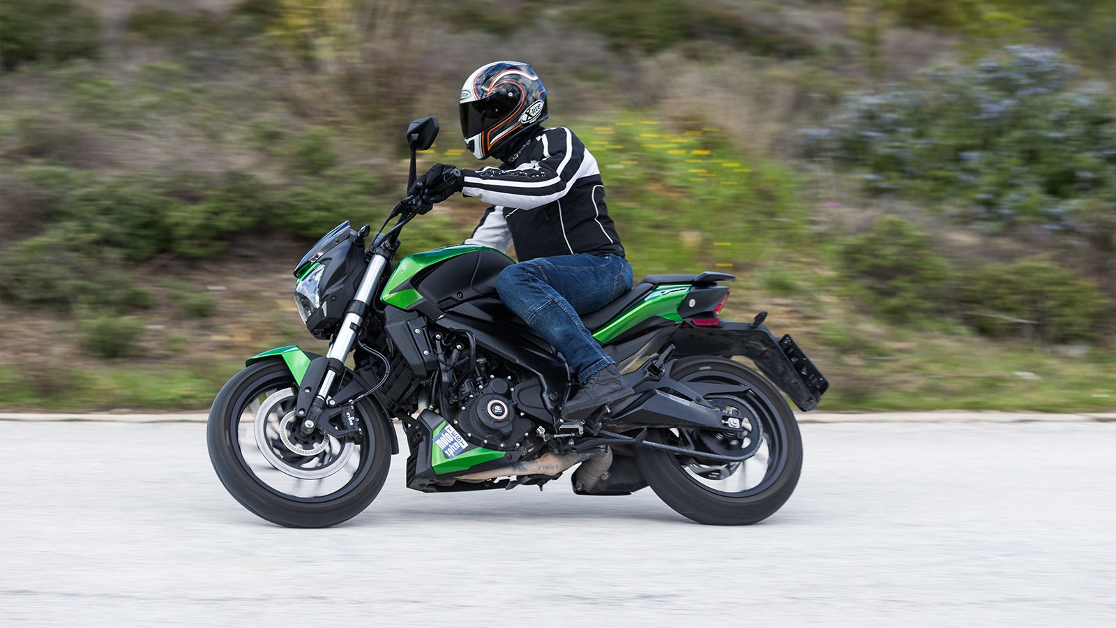 BAJAJ Dominar 400 - Test