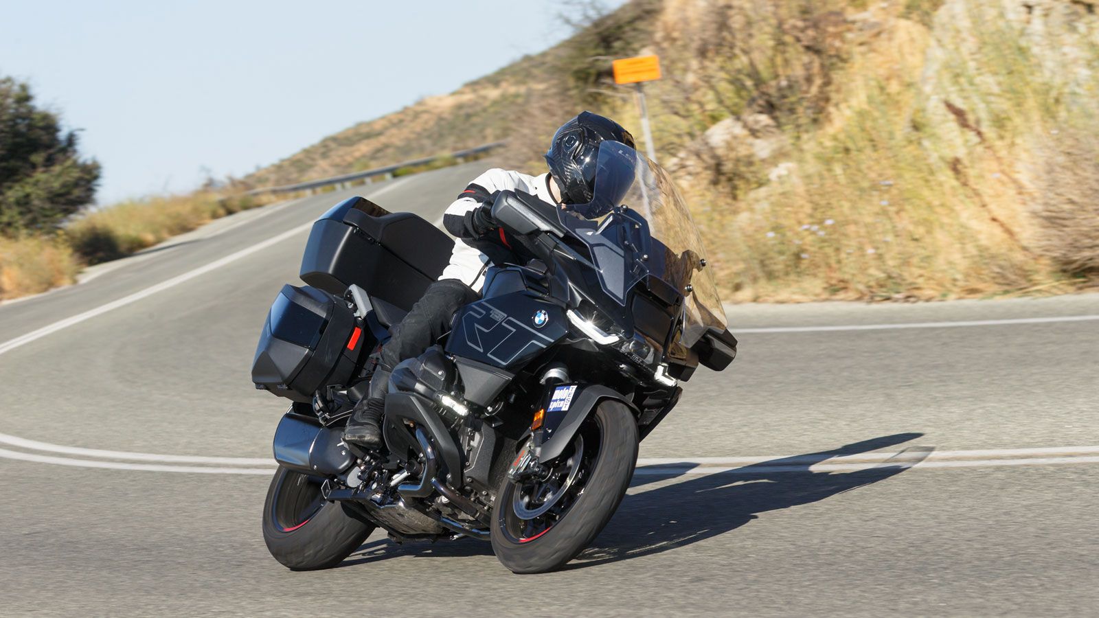 Όσα οραματίστηκε η BMW με την κατασκευή ενός Reise Tourer μετουσιώθηκαν σε μια ολοκληρωμένη μοτοσυκλέτα που καταπίνει αμέτρητα χιλιόμετρα χαρίζοντας
