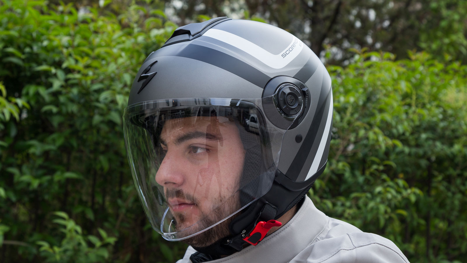 Το Scorpion-Exo City II RIva είναι ένα Jet κράνος για καθημερινές αστικές μετακινήσεις.