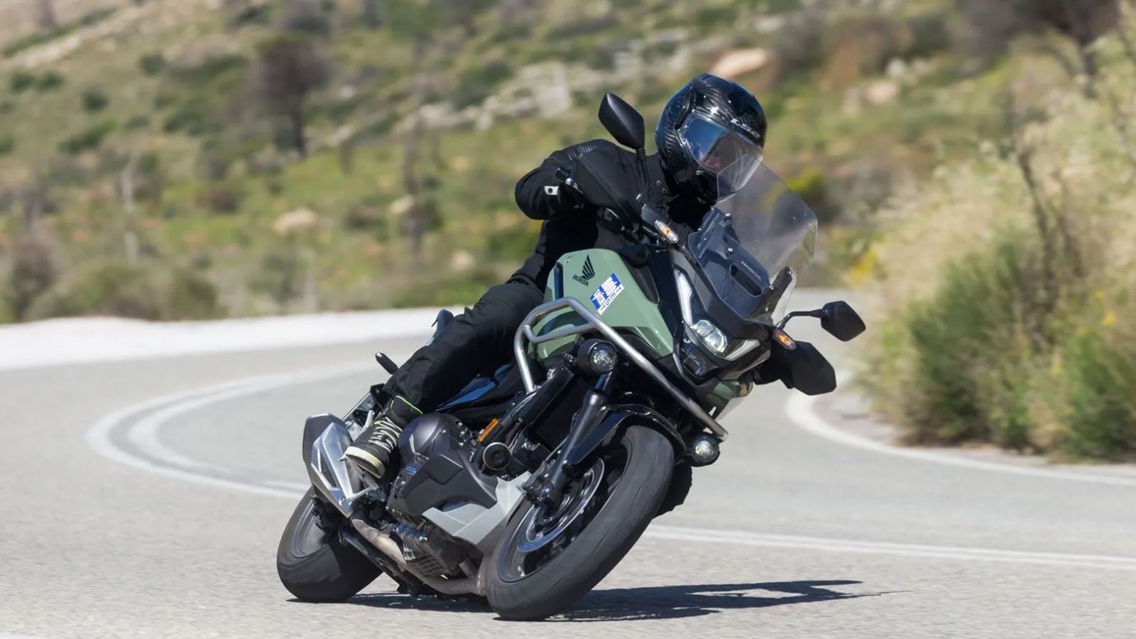 το NC750X διατήρησε το ίδιο βασικό μηχανικό σύνολο: τον δικύλινδρο κινητήρα των 745κ.εκ. με έμφαση στη ροπή και όχι στην ιπποδύναμη με μέγιστη ροπή 7