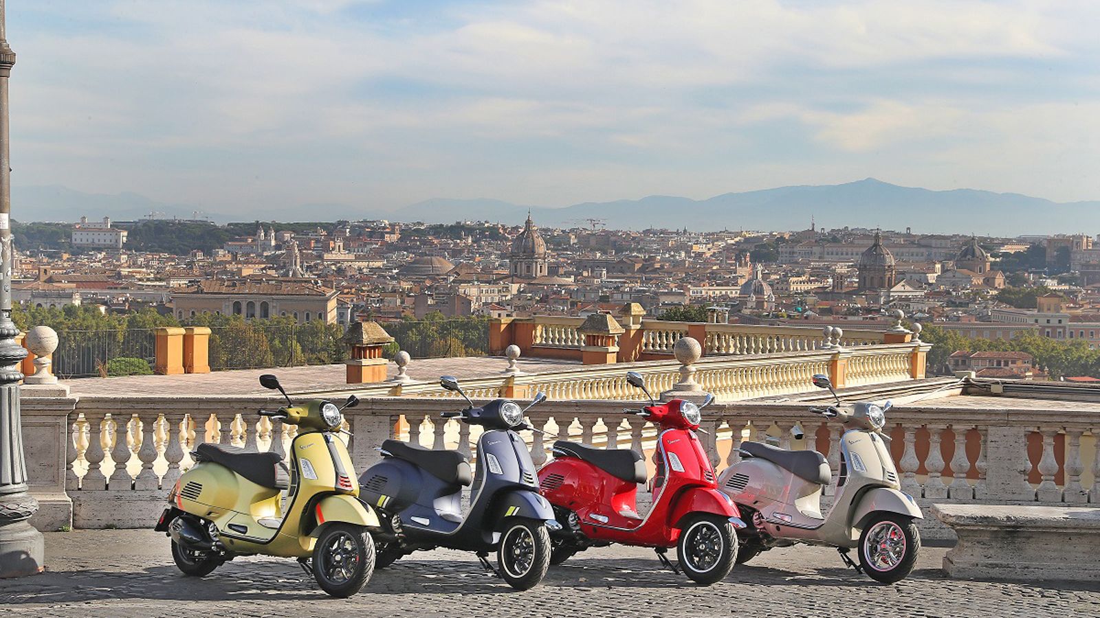 Η νέα Vespa GTS 310 ανεβάζει τον κυβισμό της στα 310 κ.εκ., αφήνοντας πίσω τον προηγούμενο κινητήρα των 278 κ.εκ. Με απόδοση 25 ίππων, αποτελεί την ισ