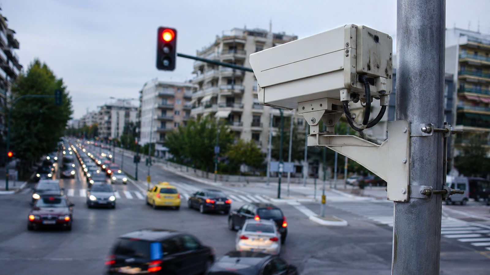 Έξυπνες κάμερες: Γιατί ακυρώθηκαν πάνω από 21.000 παραβάσεις στην Αττική;