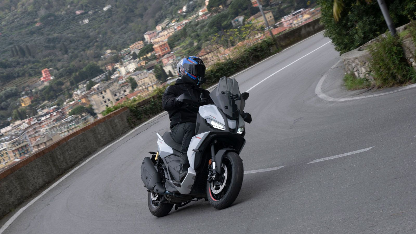 Aprilia SR GT 400 Αποστολή Γένοβα - Αναλυτικό βίντεο