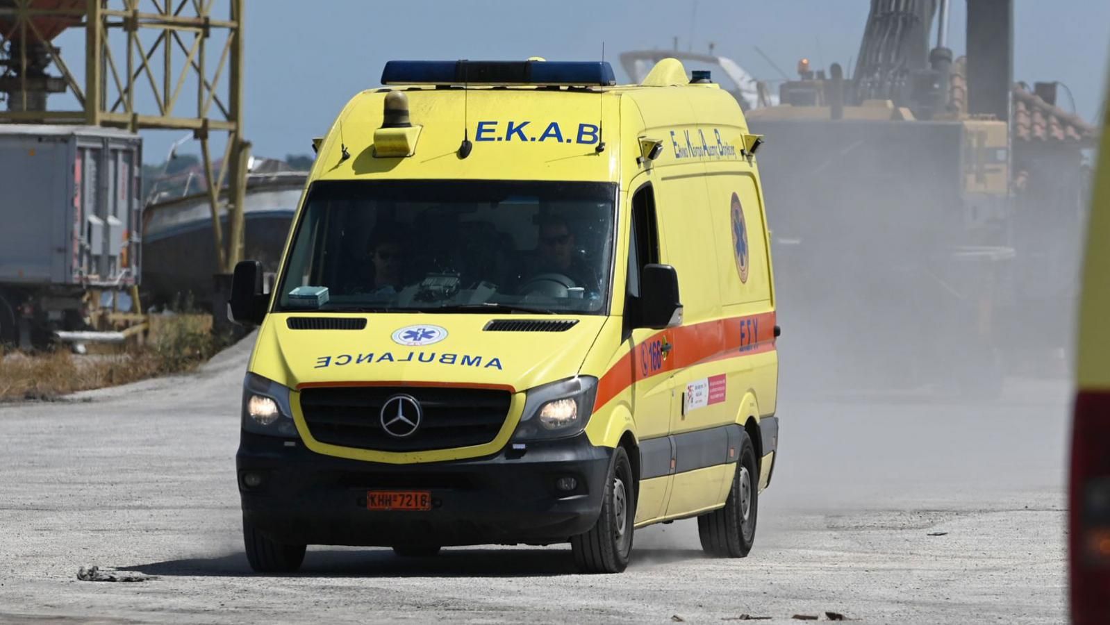 Νεκρός 60χρονος μοτοσικλετιστής μετά από σύγκρουση με περιπολικό και φορτηγό