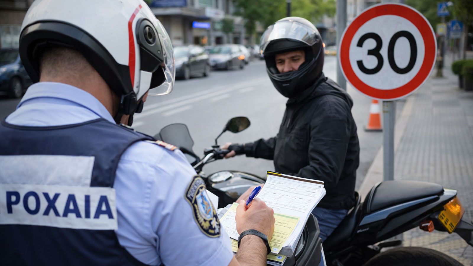 Νέος ΚΟΚ: 2.316 παραβάσεις για κράνος σε μία εβδομάδα
