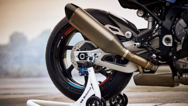 Νέες BMW M 1000 RR και M 1000 R: Τίγκα στο ανθρακόνημα 