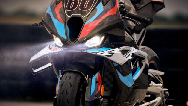 Νέες BMW M 1000 RR και M 1000 R: Τίγκα στο ανθρακόνημα 