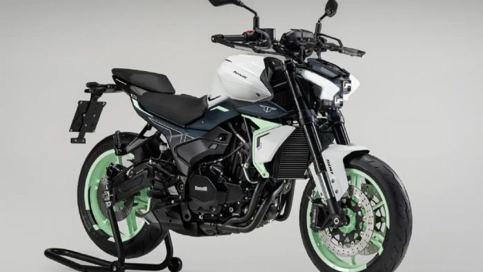 Benelli Tornado Naked Twin 500: Πιο ιταλική με 48 ίππους και Pirelli Diablo Rosso 