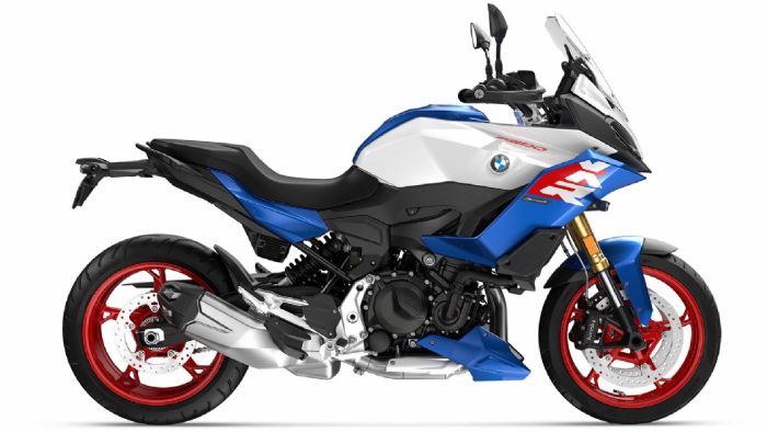 BMW F900XR:  Με ρυθμιζόμενο ανεστραμμένο πιρούνι και 3 κιλά ελαφρύτερη 