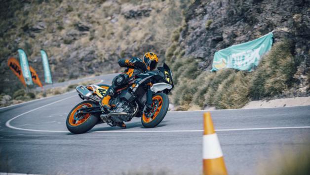 Επίσημη παρουσίαση KTM 890 SMT: Η επιστροφή του.. Ασώτου 