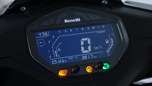 Benelli RCX 185: Όταν το παπί συναντά τη μοτοσικλέτα 