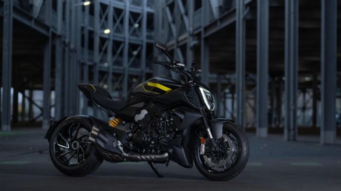 Ducati Diavel V4 «Black Roadster»: Ακόμα σκοτεινότερη, ακόμα εντυπωσιάζει 