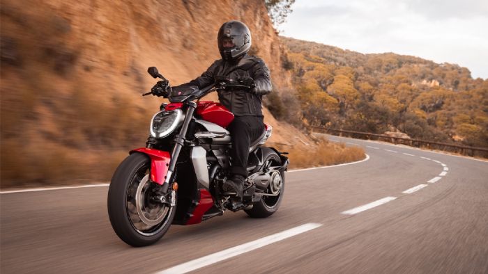 Παρουσιάστηκε η Ducati XDiavel V4: Μuscle cruiser με 168 ίππους και πλήθος ηλεκτρονικών 