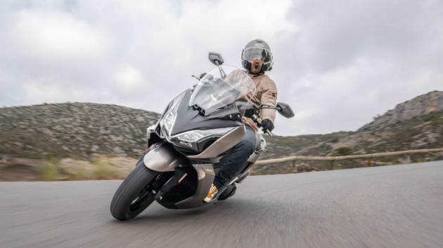 Kymco Downtown GT 350i ABS: Μοντέρνος σχεδιασμός και υψηλές επιδόσεις 