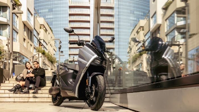 HORWIN SK3 Plus: Νέο, σπορ ηλεκτρικό scooter με δύο μπαταρίες για αυτονομία έως 130 χλμ 