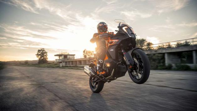 KTM 1290 Super Adventure S 2023: Νέα χρώματα και σύστημα πλοήγησης 