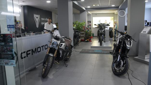 Ermidis Moto: Παράδοση βραβείου Best After Sales Dealer CFMOTO 