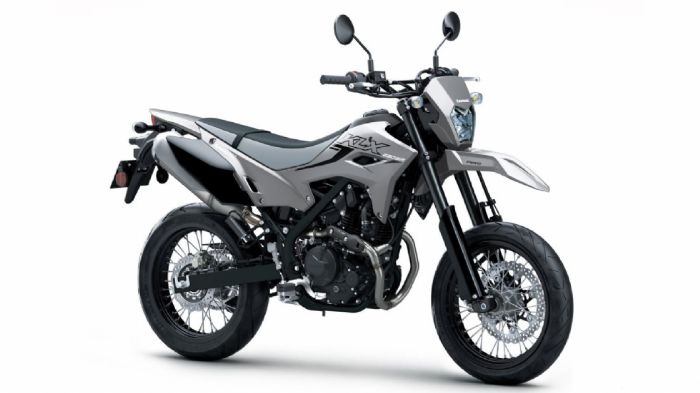 Kawasaki KLX230SM: Ακόμα πιο διασκεδαστική και με συνδεσιμότητα Bluetooth 