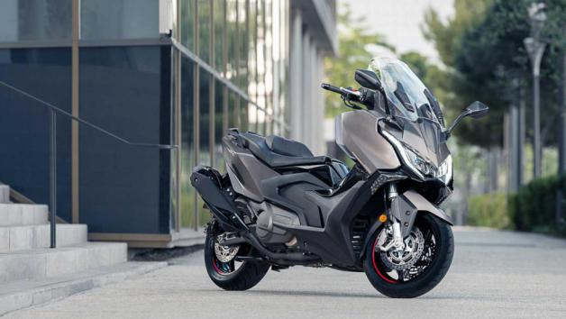 Kymco AK 550 Premium: Θα αλλάξει το παιχνίδι στα mega Scooter; 