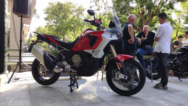 Παρουσιάστηκε η MV Enduro Veloce σε ένα Event που διοργάνωσε η MV Agusta Greece 