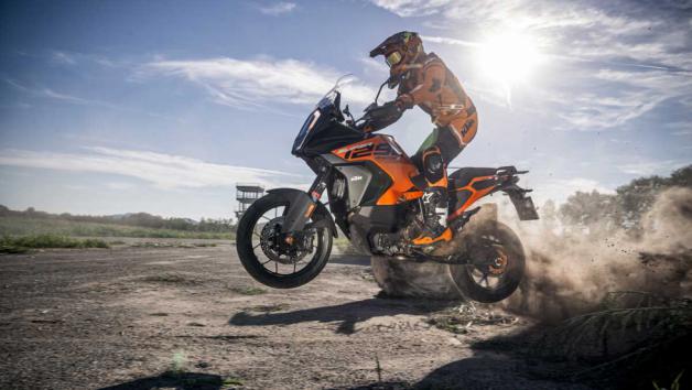 KTM 1290 Super Adventure S 2023: Νέα χρώματα και σύστημα πλοήγησης 