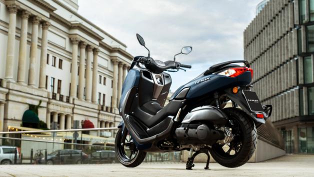 Yamaha NMAX 155: Μικρό scooter με σύστημα μεταβλητού χρονισμού βαλβίδων 