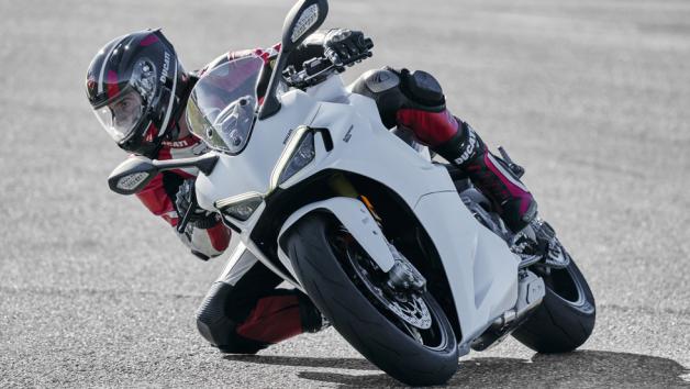 Ducati Supersport: Superbike με πολιτικό κοστούμι 