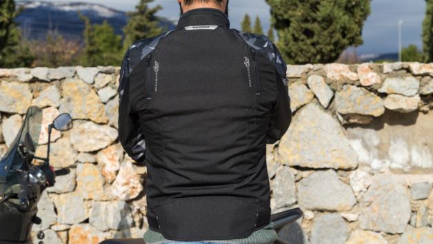 Bering Gozer: Το ελαφρύ και ευκολοφόρετο jacket της πόλης  