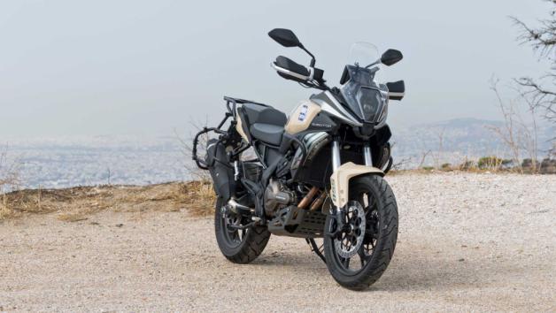 QJMOTOR SRT 550S/SX – Υπερεξοπλισμένο Α2 Adventure  